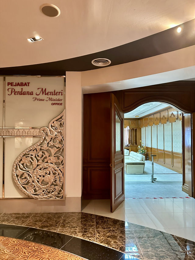 🇲🇾 Memorial Negarawan – Step Inside Malaysia’s Prime Minister’s Office 🏛️