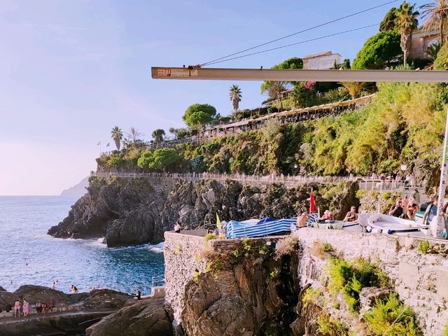 Manarola: A Colorful Fairytale on the Cliffs