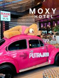 MOXY VIBRANT ATMOSPHERE IS SURE A BIG WINNER 💕