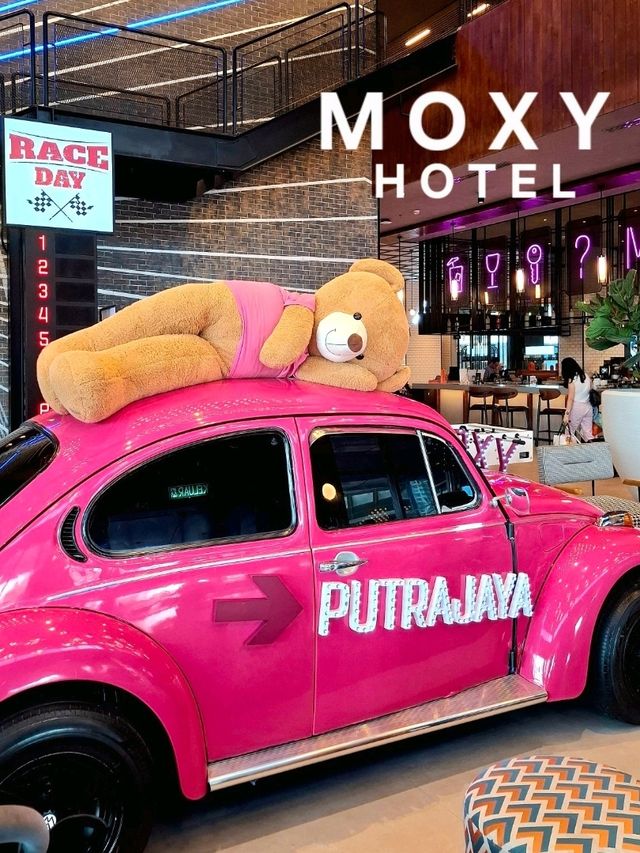 MOXY VIBRANT ATMOSPHERE IS SURE A BIG WINNER 💕