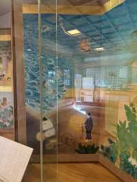 日本沖繩|藝術屏風中「從海到城,從百姓到神明」文化記憶的畫卷