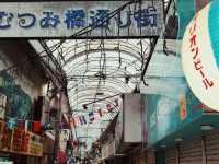 在沖繩市中心的掌紋中漫步，感受各個巷道的生機和脈動