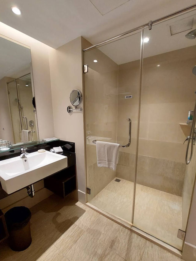 🏝️ Coastal Convenience at Eastin Hotel Penang