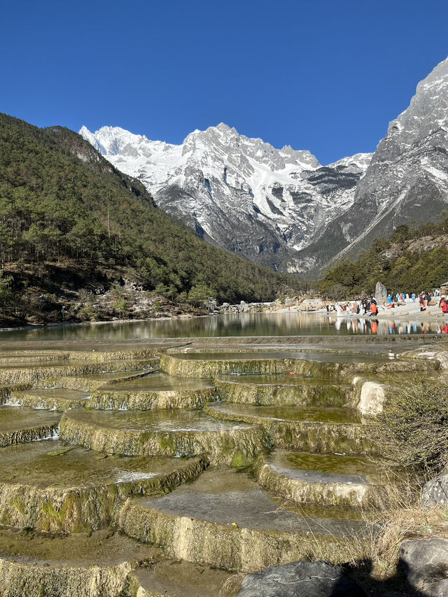 Blue Moon Valley : Turquoise Water & Snow Peaks!