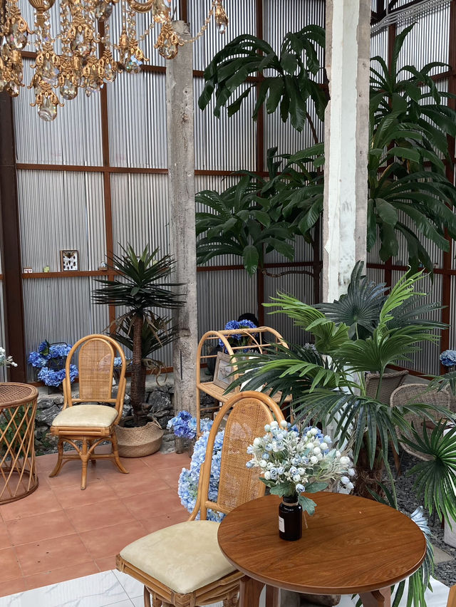 ปาฎี คาเฟ่ (Padee Cafe) คาเฟ่น่ารักในระยอง