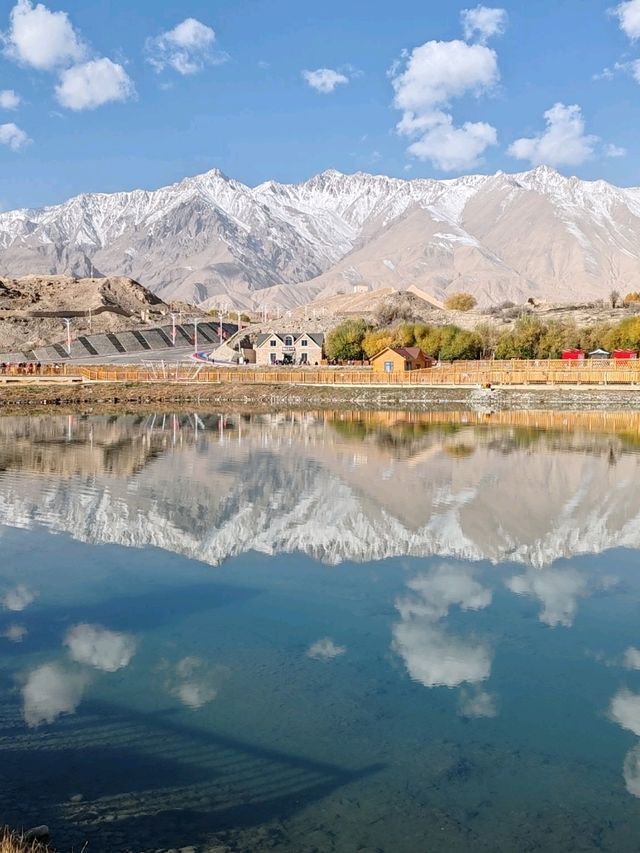 Reflections of Snow Mountains on the Golden Grassland: A Mirror Painting of the Pamir