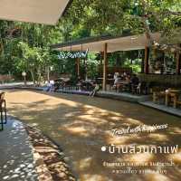 บ้านสวนกาแฟ ร้านอาหาร และกาแฟ ริมลำธาร