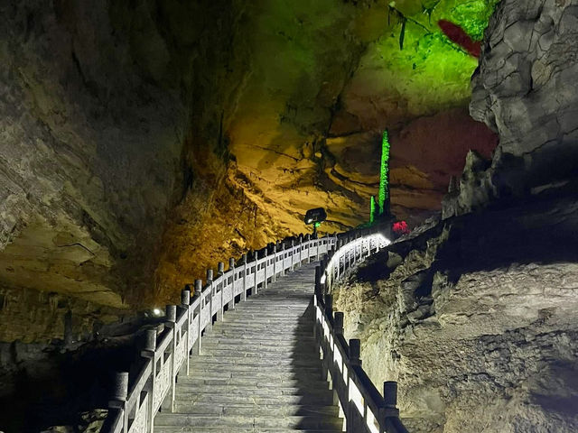 Huanglong Cave ถ้ำมังกรเหลือง! โลกใต้ดินสุดอลัง  Huanglong Cave ถ้ำมังกรเหลือง! โลกใต้ดินสุดอลัง