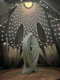 上海塔-摩登建築風格感受都市脈搏  