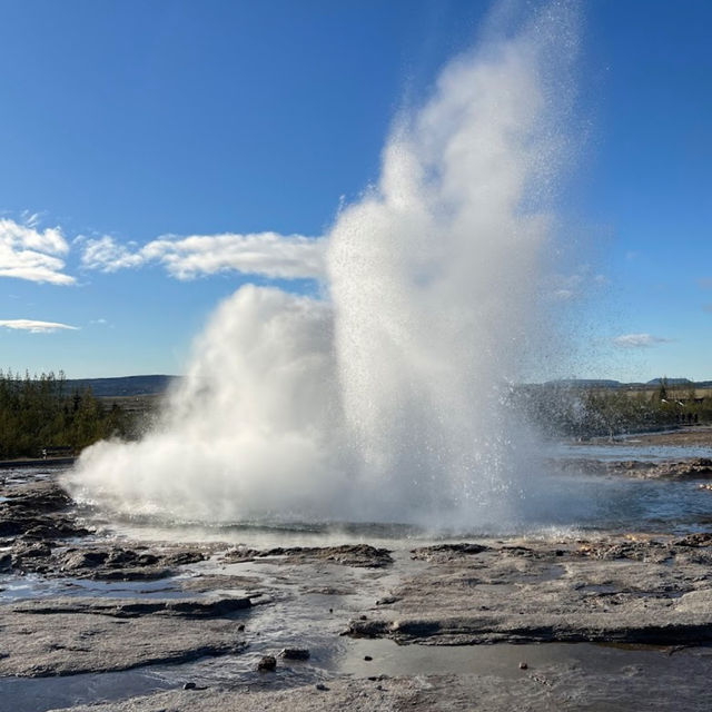 冰島黃金圈 史托克間歇泉 Strokkur｜蓋歇爾間歇泉區的必看噴泉