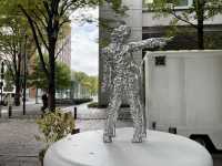 Artful Strolls Through Marunouchi’s Open-Air Gallery 🎨