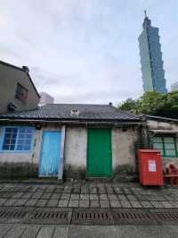 Urban Vibes & Vintage Feels 🌆✨