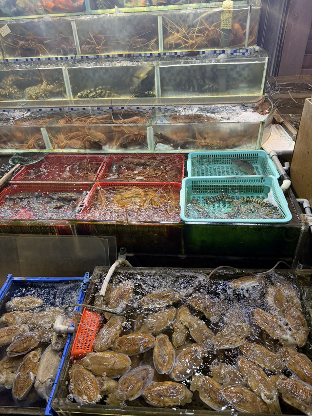 🦀 กินซีฟู้ดสดๆ ริมทะเลฮ่องกง ต้องที่นี่เท่านั้น! 🦀 กินซีฟู้ดสดๆ ริมทะเลฮ่องกง ต้องที่นี่เท่านั้น!