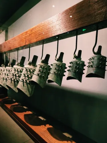 古代中国の青銅製の編鐘。 | Trip.com 西安