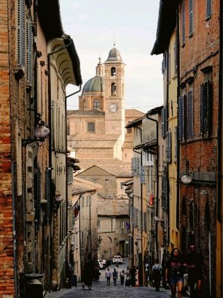 🏛️ Urbino | A City That Refuses to Grow Old