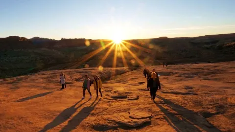 🏜️【Utah, Vườn quốc gia Arches】Một cuộc đua với thời gian! Chạy nước rút 2,4km chỉ để được chiêm ngưỡng Cổng vòm Delicate Arch lúc hoàng hôn! ✨ — traveler post in Moab