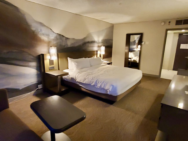 🏨 Modern Comfort at Calgary Marriott Hotel 