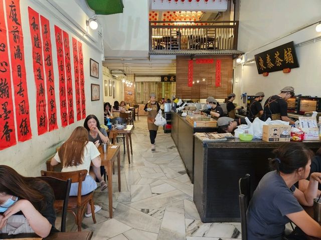 A traditional White Coffee breakfast at Dong Tai Kopitiam