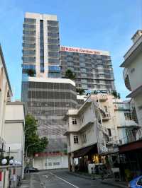 “Little India Comfort: Friendly Service & Rooftop Retreat”