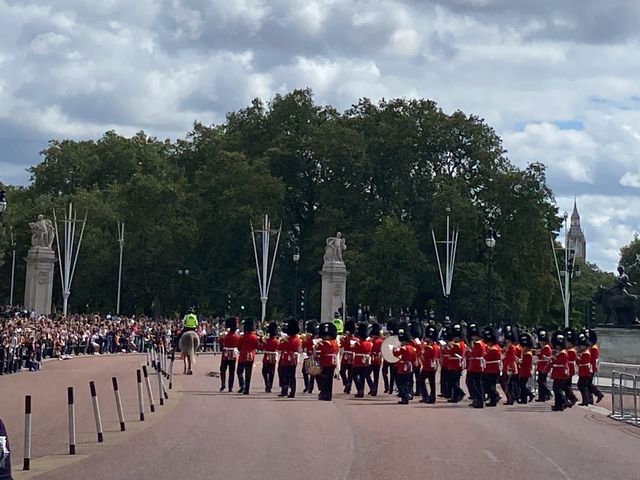 🏴󠁧󠁢󠁥󠁮󠁧󠁿Buckingham Palace and Change of Guards