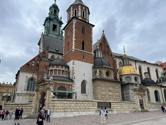 Must Visit in Poland: Wawel Royal Castle 🏰