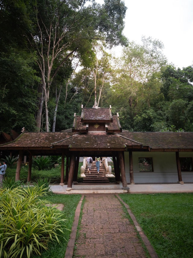  Wat Pha Lat