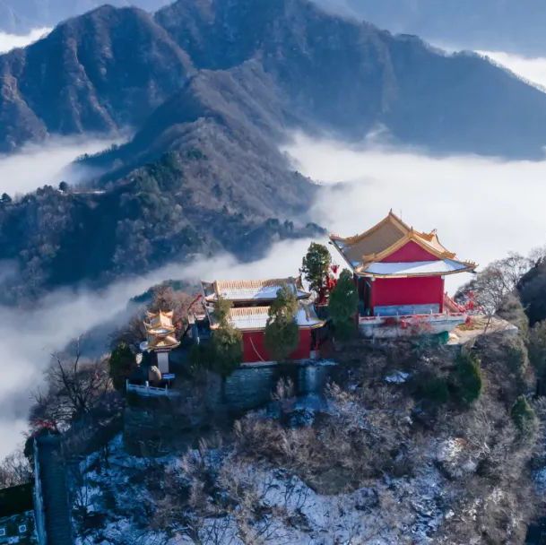 A Winter Wonderland in Xi'an: Exploring the Snow-Covered Qinling Mountains