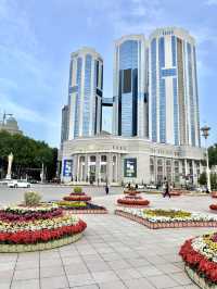 Spring in Dushanbe – Monument of Ismoili Somoni in Full Bloom