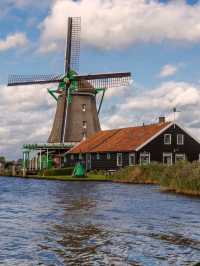 🌾 Zaanse Schans: A Living Museum of Dutch Windmills and Craftsmanship 🌬🇳🇱
