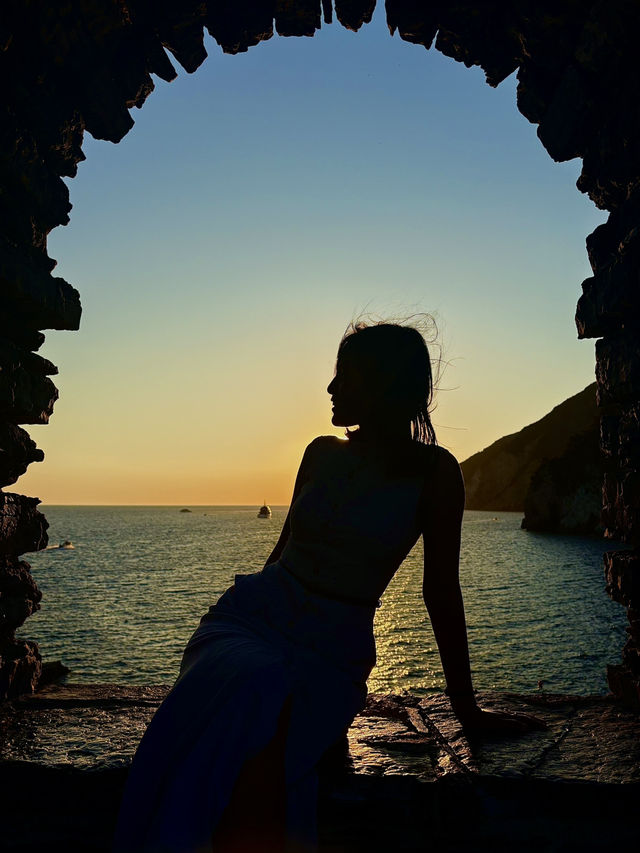 A window with the sea view 