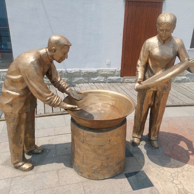 Qingdao, nice artworks on the beach 