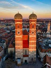 🍺🏛️ “Bavarian Heartbeat: A Classic Day in Munich” 🇩🇪