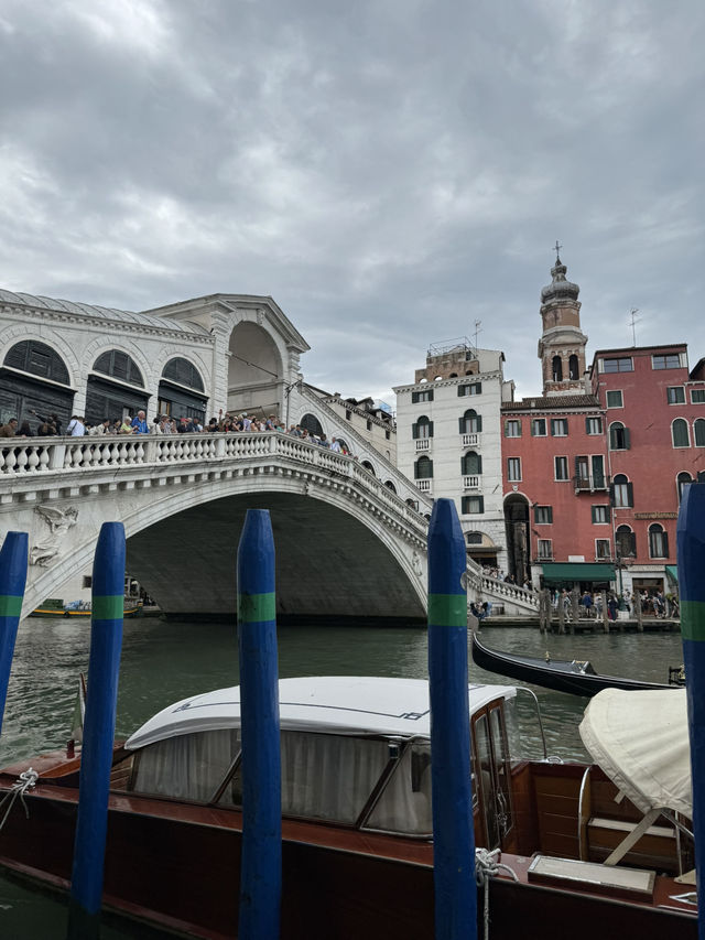 Discover the Enchantment of Venice! 🇮🇹❤️ Discover the Enchantment of Venice! 🇮🇹❤️