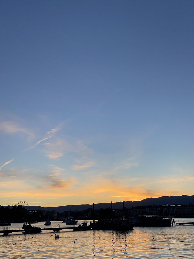Geneva: Lakeside Charm & International Vibes 🌊🏛️✨ Geneva: Lakeside Charm & International Vibes 🌊🏛️✨