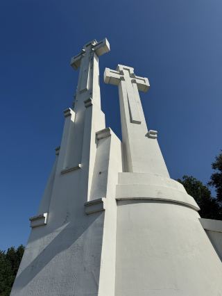 A gentle stroll up Three Crosses Hill, overlooking the romantic red rooftops of Vilnius | A travel diary of off-the-beaten-path travel in Eastern Europe 🇱🇹