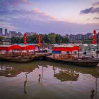 A Stunning Xi'an Lake