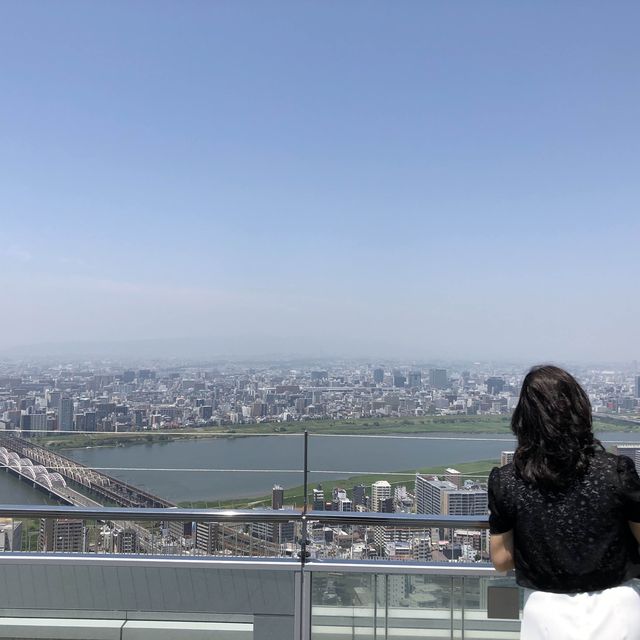 🎨充滿藝術感的大阪景點 - 梅田藍天大廈
