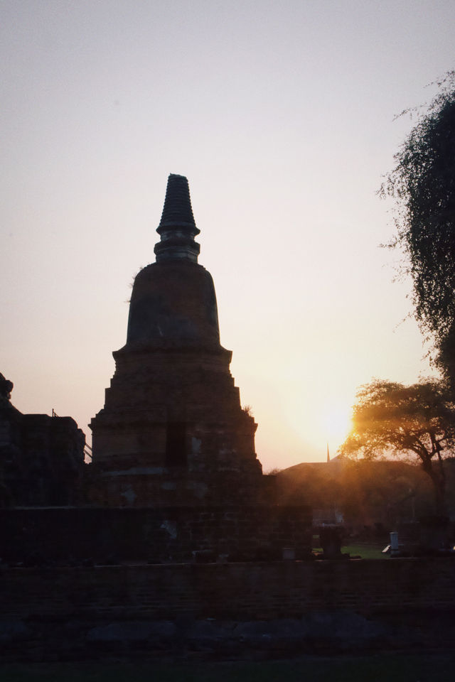 The capital of the Thai Ayutthaya Dynasty, with over 600 years of palace ruins and more than 200 preserved ancient pagodas.