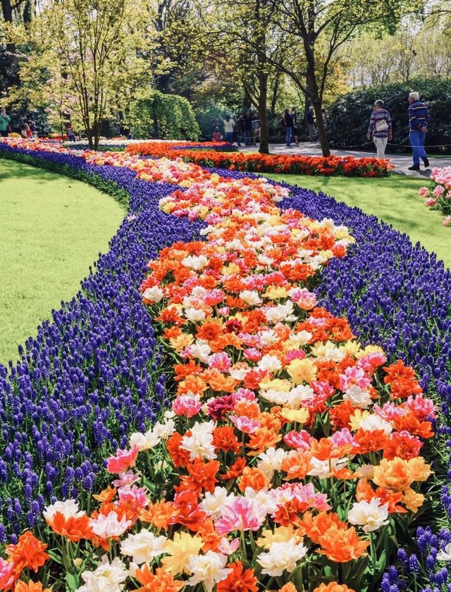 Don't miss out on the most beautiful gardens in spring abroad!!