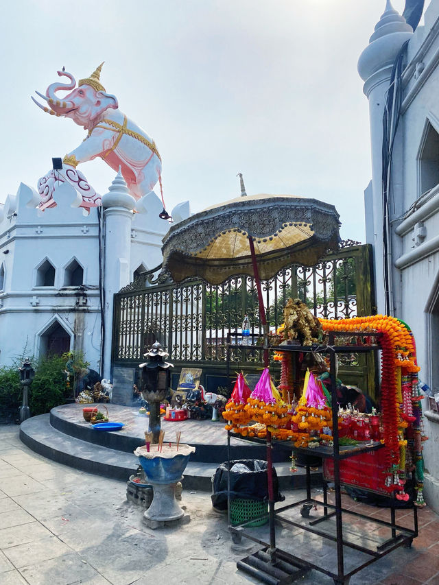 曼谷旅行｜滿滿的少女心 園林裡的藝術殿堂 隱秘而偉大