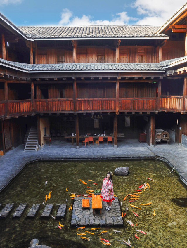 福建百年土樓一池錦鯉、現實版大魚海棠