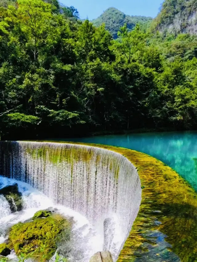 貴州｜躺進山水畫卷—荔波小七孔景區遊玩攻略｜你玩得可真花啊！