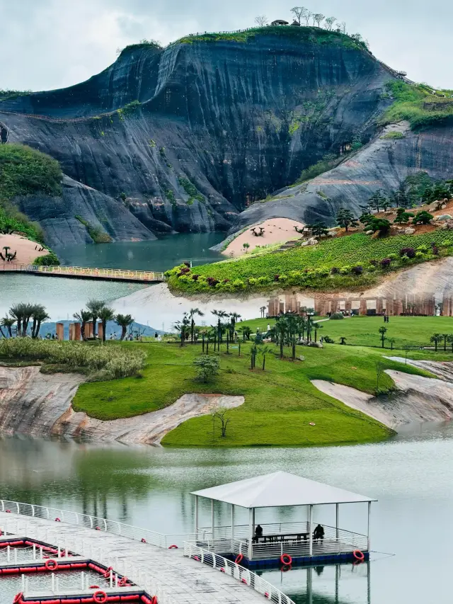 Gao Yi Ling in Chenzhou, this unique Danxia landform, is truly breathtaking