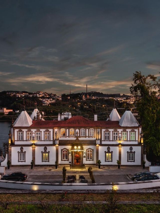 Porto's Palatial Paradise: Pestana Palacio do Freixo 🏰✨