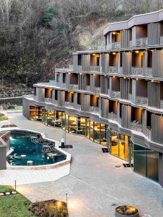 🍇✨ Tokaj's Hidden Gem: Minaro Hotel MGallery 🏨