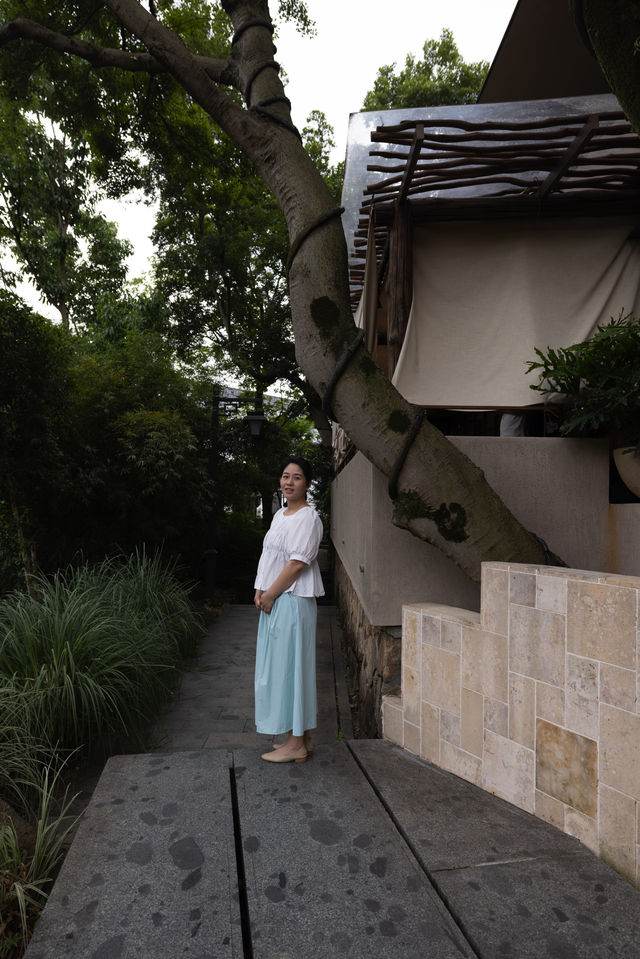 這個位於杭州西湖邊的村子真有氛圍感