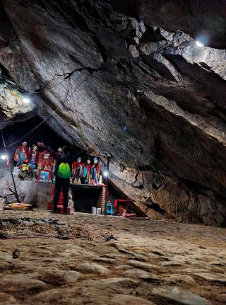 Yingkou Chishan, Qingxuan Temple and the Immortal's Cave
