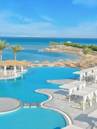🌟 Hurghada's Hidden Gem: Jaz Casa Del Mar Beach 🌊