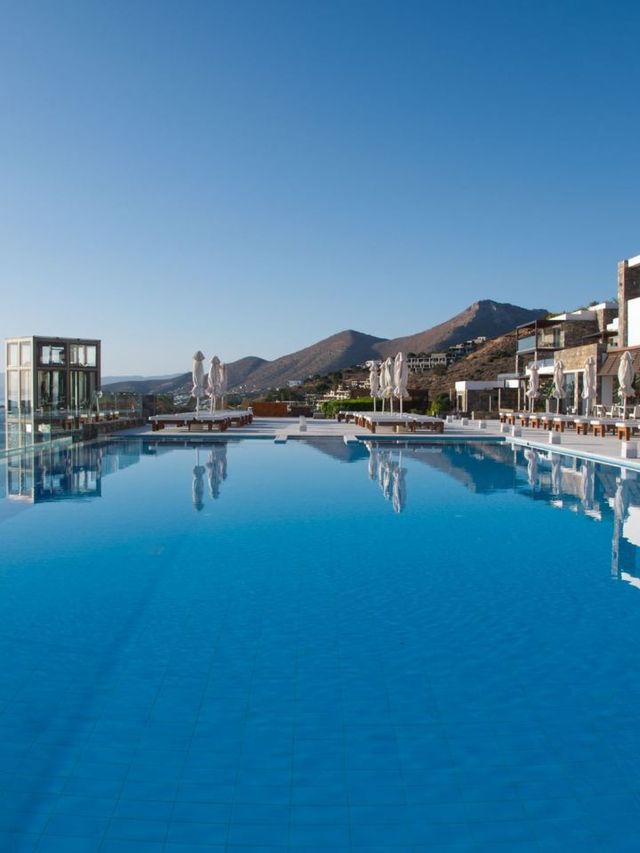 🏖️ Elounda's Enchanting Seaside Stay 🌟