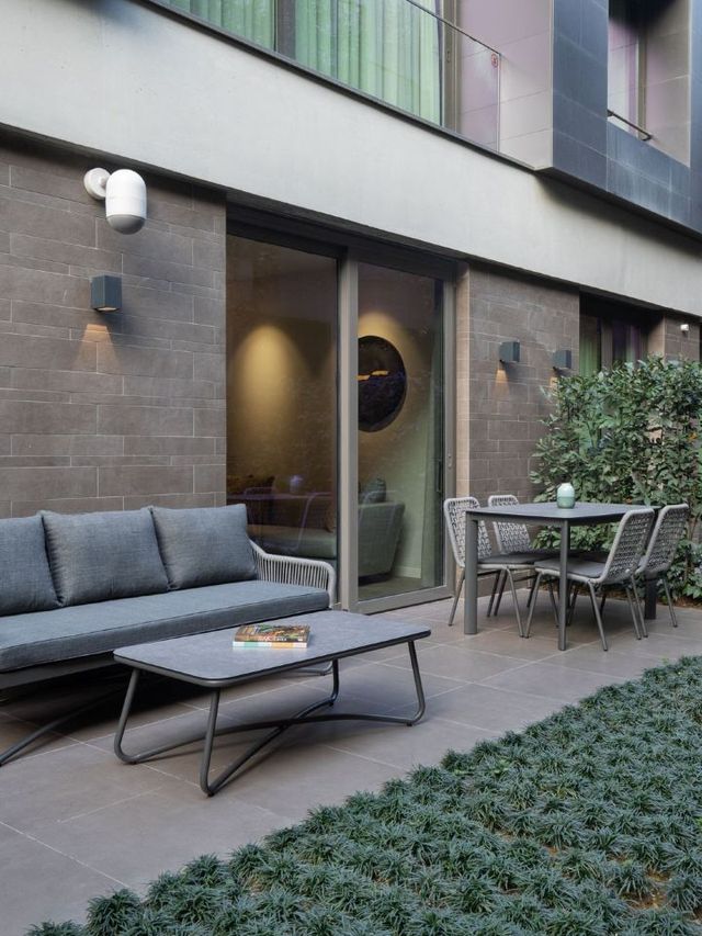 🌟✨ Istanbul's Chic Comfort: Marriott Executive Apartments 🏨🌃